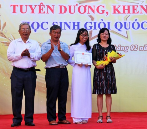 Tuyên dương, khen thưởng 17 học sinh giỏi quốc gia