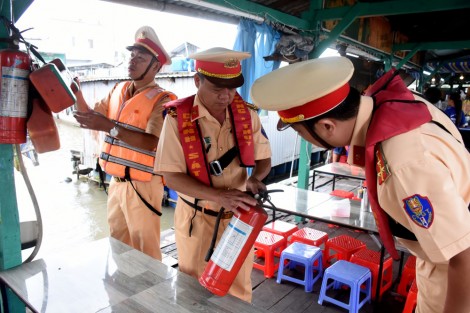 Tạo chuyển biến tích cực về trật tự an toàn giao thông trên tuyến đường thủy