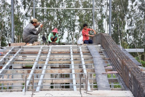 Đẩy mạnh vận động xây dựng cầu, đường giao thông nông thôn