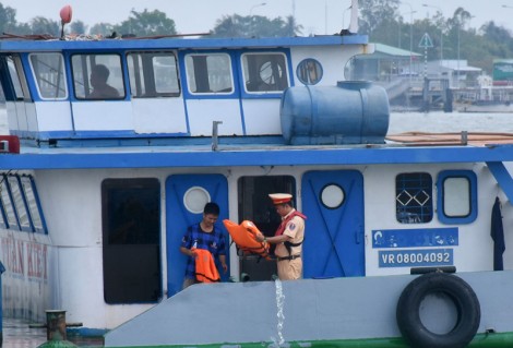 Xử lý nghiêm trường hợp vi phạm Luật Giao thông đường thủy nội địa