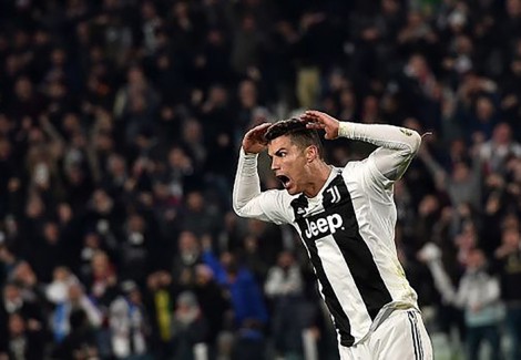 Trong gian khó, có người hùng Cristiano Ronaldo