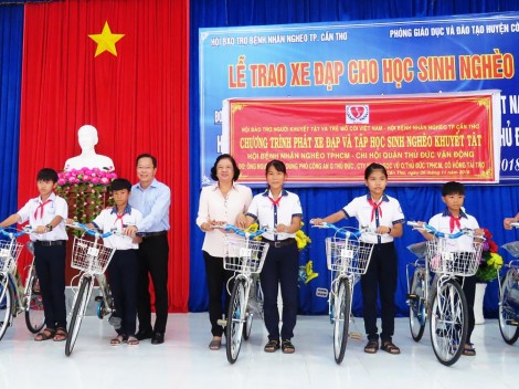 Duy trì bền vững

phổ cập giáo dục