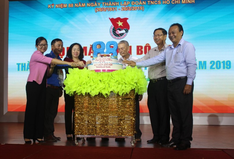 Họp mặt cán bộ Đoàn qua các thời kỳ