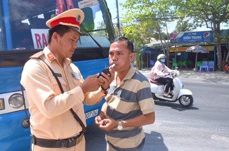 Xử lý nghiêm các trường hợp vi phạm Luật Giao thông đường bộ