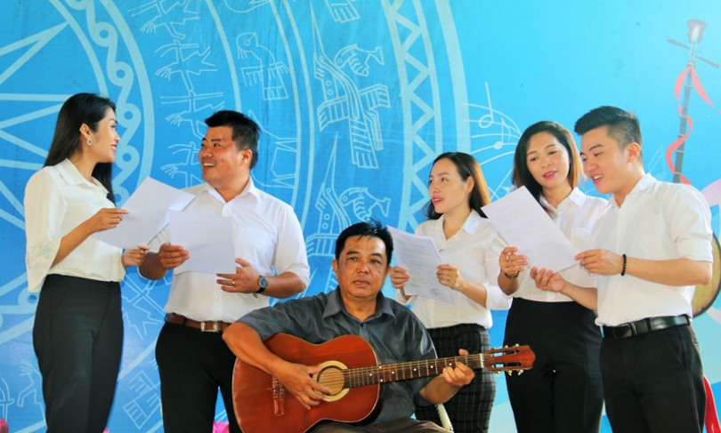 Mang tiếng hát Tây Đô đến với Trường Sa