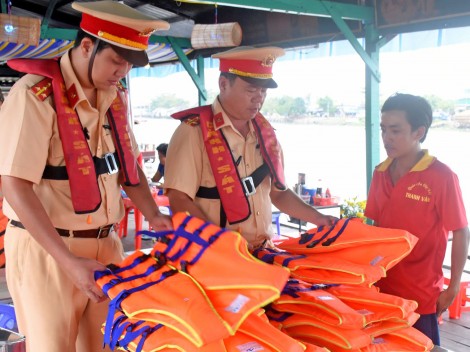 Thường xuyên kiểm tra, xử lý vi phạm

Luật Giao thông đường thủy nội địa