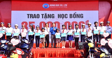 Trang bị kỹ năng lái xe an toàn cho học sinh, sinh viên