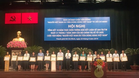 Tích cực hỗ trợ hàng Việt, VinCommerce nhận bằng khen của TP.HCM