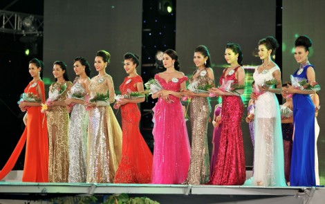 “Dội chợ”?