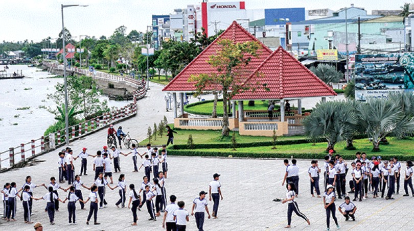 Trang sử mới trên đất anh hùng