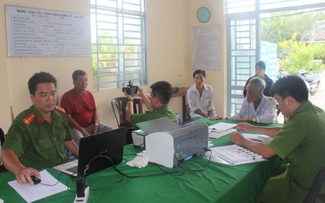 Cải cách để gần dân hơn