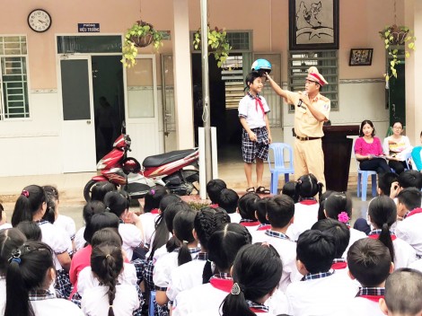 Thi đua thực hiện nhiều công trình thanh niên