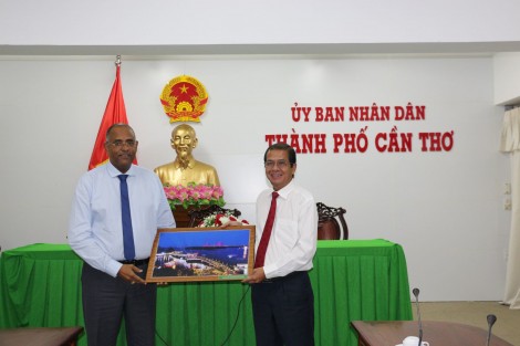 Lãnh đạo thành phố tiếp Đoàn công tác nước Cộng Hòa Bờ Biển Ngà