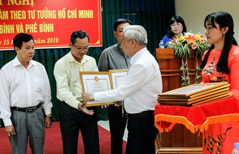Nâng cao chất lượng công tác tự phê bình và phê bình