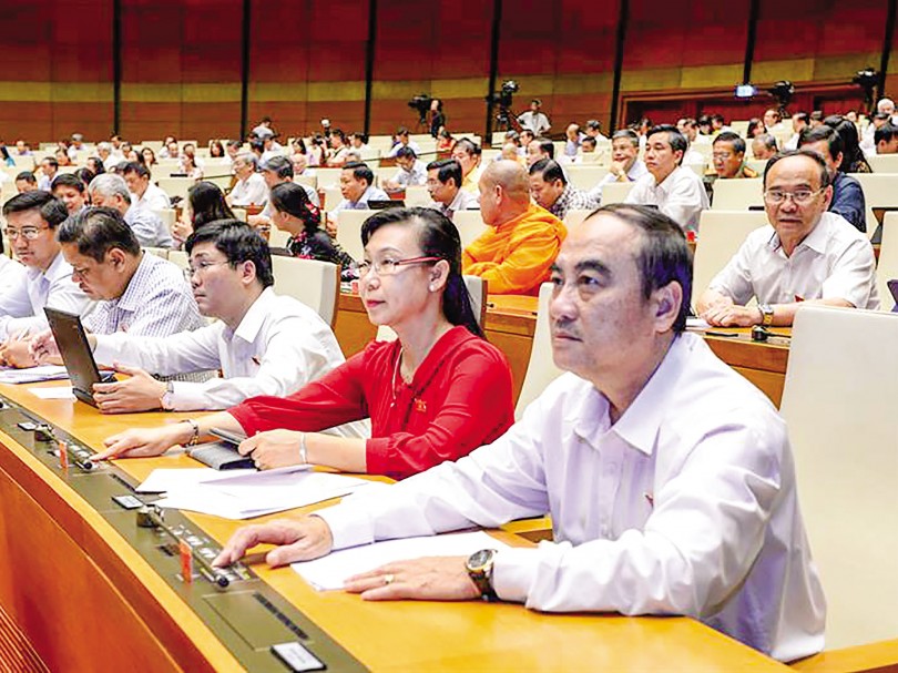 Thông qua 2 nghị quyết và thảo luận 2 dự án Luật