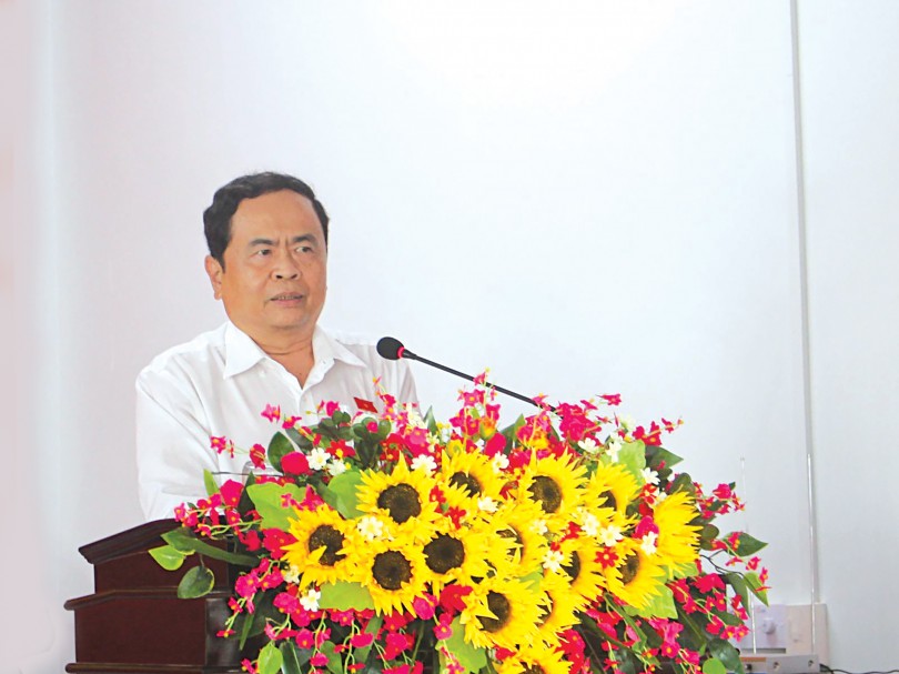 Chủ tịch Ủy ban Trung ương MTTQVN

Trần Thanh Mẫn tiếp xúc cử tri thị trấn Thạnh An