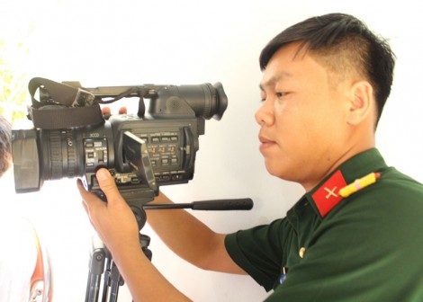 Thượng úy Nguyễn Văn Thắng – Người lính 
đam mê nghề báo