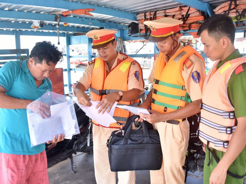 Đảm bảo trật tự an toàn giao thông đường thủy mùa mưa, bão