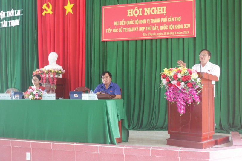 Giá lúa thấp ảnh hưởng đến đời sống nông dân
