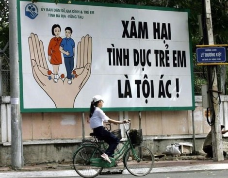 Xâm hại tình dục: Ám ảnh của những đứa trẻ bị đánh cắp tuổi thơ