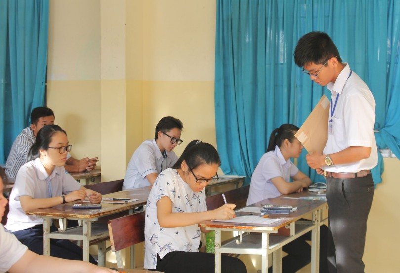 Hơn 4.000 thí sinh tham dự bài thi Khoa học tự nhiên