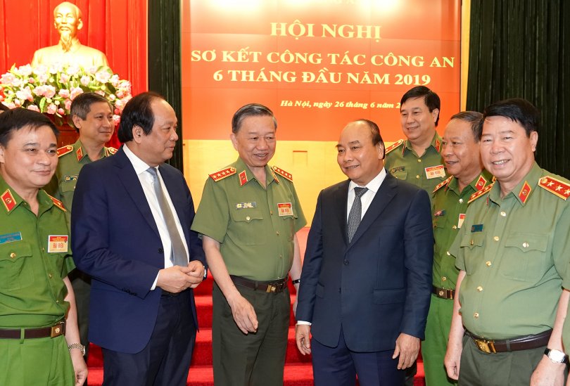 Thủ tướng: Phải làm giảm và tiếp tục đẩy lùi các loại tội phạm