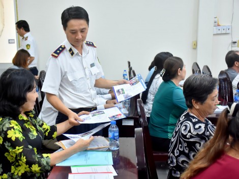 Tuyên truyền, phổ biến

pháp luật về an toàn giao thông cho chủ bến khách ngang sông