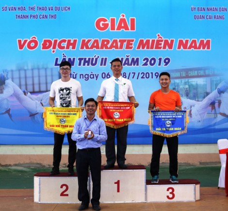 Đoàn võ sĩ Cần Thơ hạng Nhì toàn đoàn