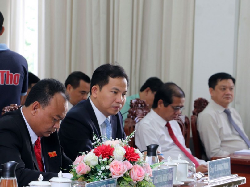 Thảo luận tổ, đa số đại biểu thống nhất báo cáo, tờ trình tại kỳ họp