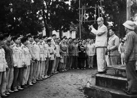 Xây dựng phong cách của cán bộ lãnh đạo trong Công an nhân dân hiện nay theo tư tưởng Hồ Chí Minh