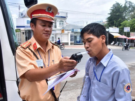 Đẩy mạnh tuần tra, kiểm soát, xử lý vi phạm quy định về ma túy và nồng độ cồn