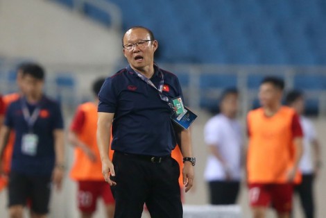 Người Thái nôn nóng, ông Park lạnh lùng!