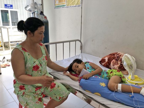 Bạn đọc tiếp sức bé Mai bị ung thư máu