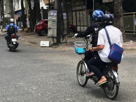 Đảm bảo an toàn cho học sinh

khi lưu thông bằng xe đạp điện