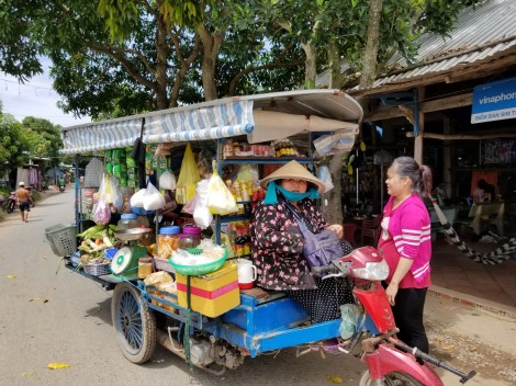 Muôn nẻo "xe hàng" miền biên viễn