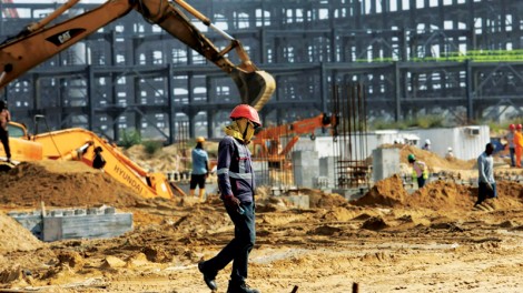 Cạnh tranh với Trung Quốc, Nhật đổ tiền vào châu Phi