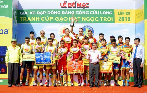 Jordan Parra thâu tóm Áo Vàng và Áo Xanh Giải Xe đạp ĐBSCL tranh cúp Gạo Hạt Ngọc Trời