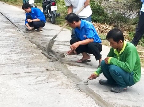 Đoàn phường Trường Lạc đảm bảo

an toàn giao thông