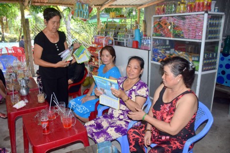 Tuyên truyền quy định về trật tự an toàn giao thông đến tận hội viên, phụ nữ ở cơ sở