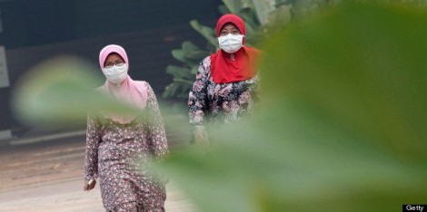 Malaysia cấp khẩu trang cho người dân khu vực ô nhiễm khói bụi từ Indonesia