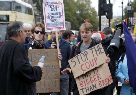 Nước Anh rối với Brexit