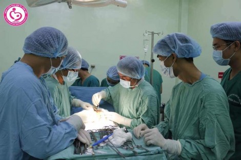 Cứu sống bệnh nhân nguy kịch tính mạng do thai ngoài tử cung vỡ
