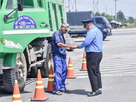 Tập trung xử lý phương tiện chở quá tải, quá khổ