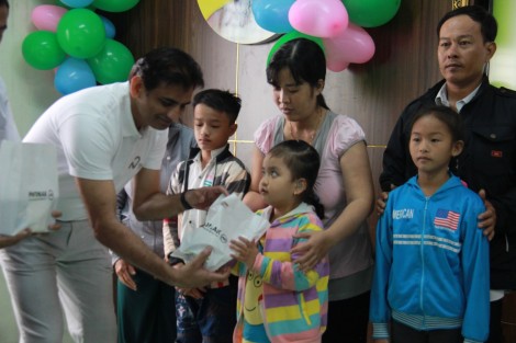 Tặng miễn phí 31 máy trợ thính cho trẻ em nghèo vùng ĐBSCL