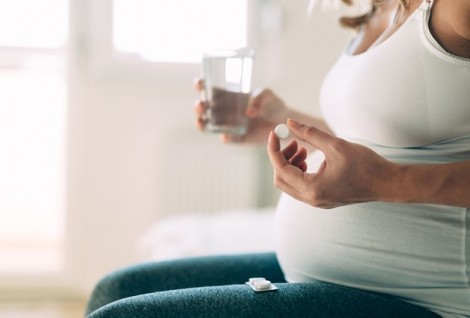 Mẹ uống paracetamol, con dễ bị tăng động