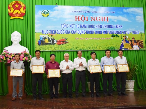Phát huy sức mạnh tổng hợp của hệ thống chính trị xây dựng và phát triển bền vững nông thôn mới