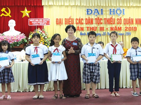 Tiếp tục tập trung nguồn lực nâng cao đời sống đồng bào dân tộc thiểu số