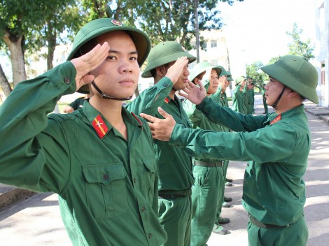 Quan tâm xây dựng

đội ngũ sĩ quan dự bị