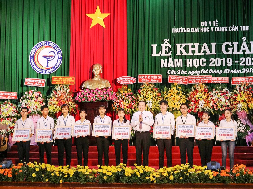 Trường Đại học Y Dược Cần Thơ

đón 2.600 tân sinh viên, học viên