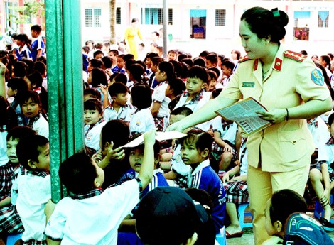 Tuyên truyền Luật Giao thông đường thủy nội địa cho học sinh